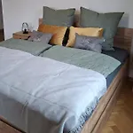 Henry - Auszeit Unter Alten Balken *