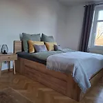 Henry - Auszeit Unter Alten Balken